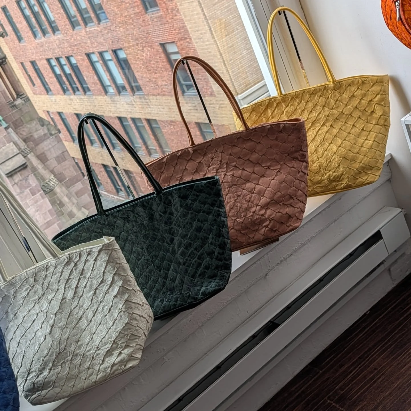 Kicked off the morning at @accessoriescouncil seeing an array of #accessory brands - can't wait to share what is coming my way that you will see on me and in issues of @athleisuremag 

I saw so many brand that will be a new obsession as well as those