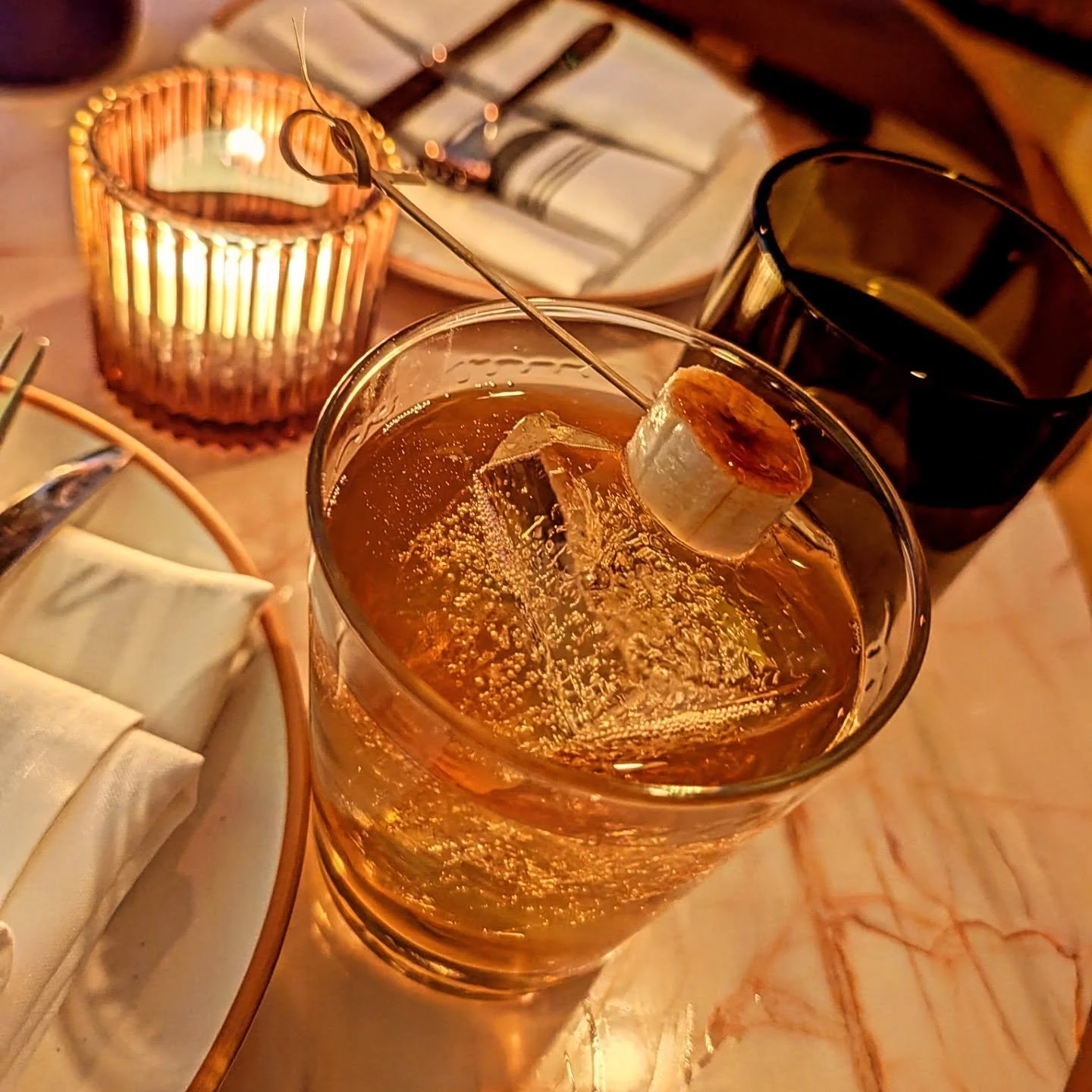 Fun way to end the night checking out the launch of the 2nd floor of @berimbau_nyc with a night of #bossanova, an array of nights and cocktails! Very cool to meet up with old friends and new ones where we got a bit of #brazil vibes as we finish out t