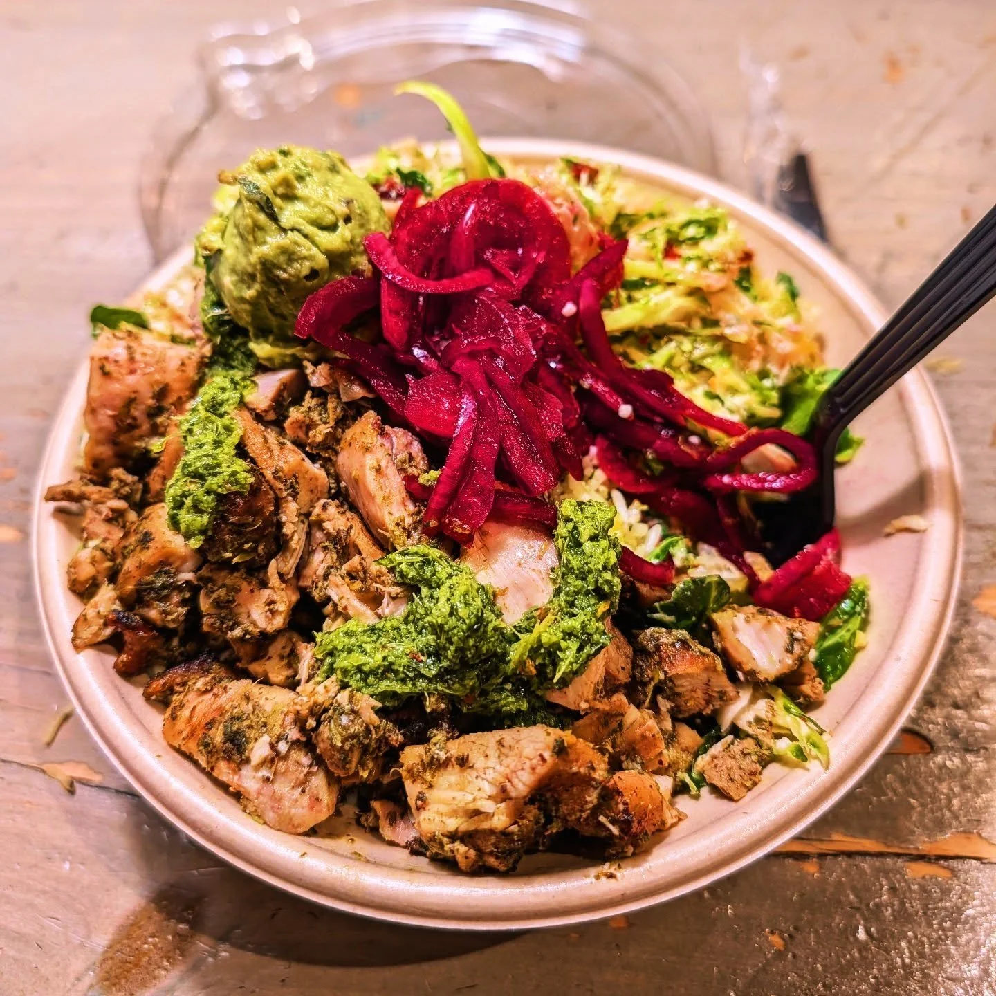 If I head to @eatlittlebeet there is only 1 thing I order - the Brussels Hustle! It's so filling and zippy and the perfect bite that I enjoyed yesterday when @athleisuremag hosted another one of our Athleisure Mag Summit Series as I knew the workout 