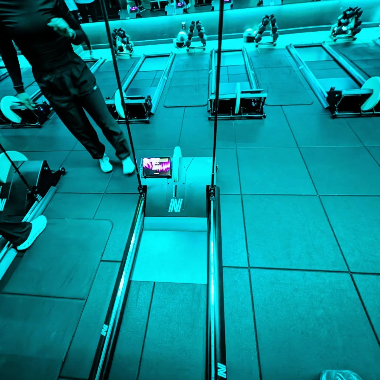 Kicked off the week with @athleisuremag on Mon for our Athleisure Mag Summit Series which was hosted by the fab team at @nrthrnstrong - it was great to have a fun early evening class with our Athleisure Mag community as we got a great workout in from