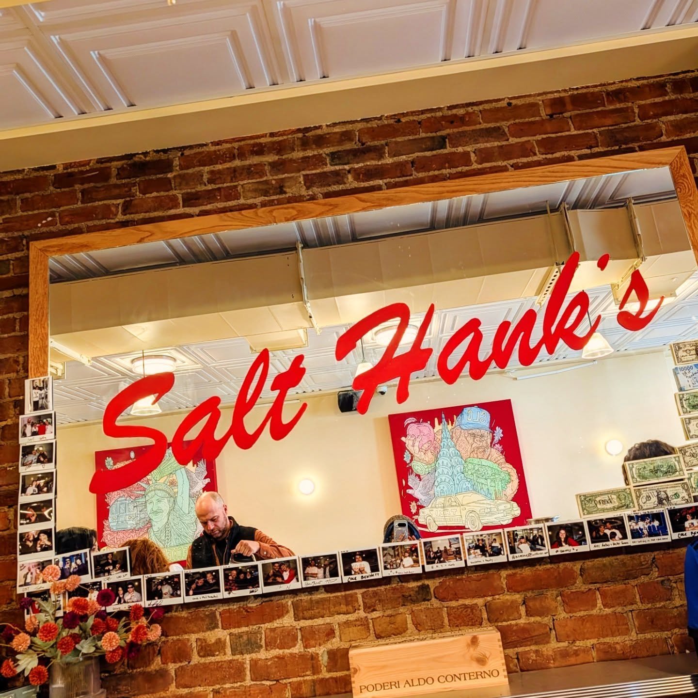 Yesterday @pvfarkas and I made our way to @salt_hanks (you can catch our recent interview with @salt_hank that is in @athleisuremag MAR ISSUE 123 click link in bio to see the full issue). Immediately following this interview I tried their #frenchdip 