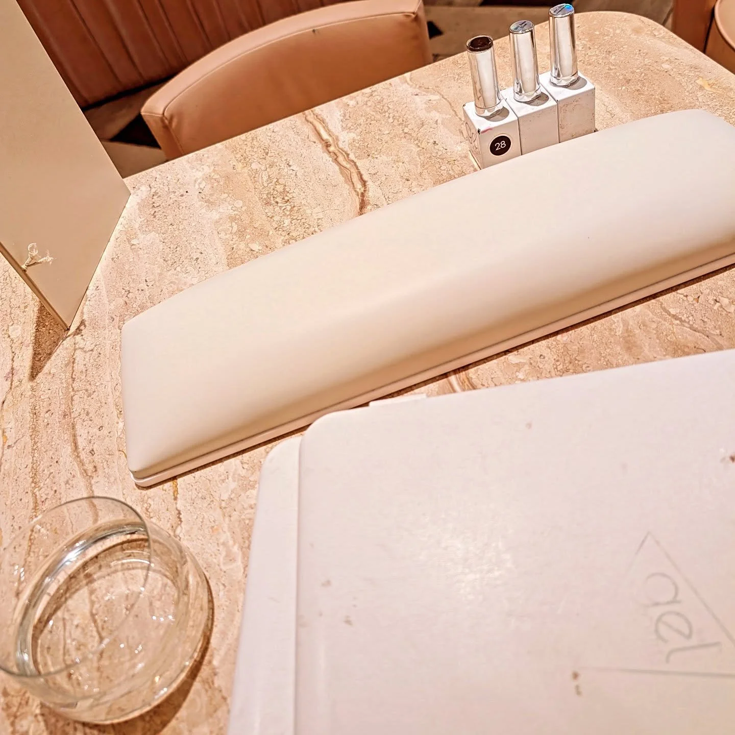 Every other week, I swing by @majestyspleasure for my #gel Mani/Pedi and a bit of zen. The beginning of prep for tomorrow night's @yagp gala.

#styledirector #creativedirector #teampixel