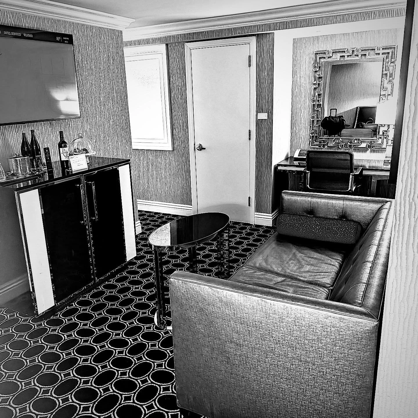 A few seasons back we did an @athleisuremag photoshoot at a suite in @musehotelnyc and today we're back to stay for a few nights as they host us for a #staycation at this suite with a balcony as well as a great to prep ahead of me attending @yagp #ba