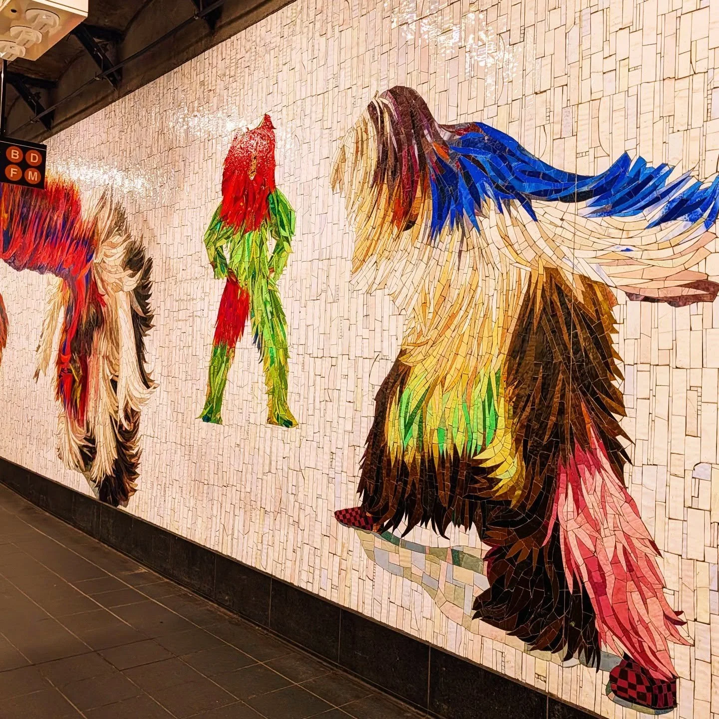 Love seeing the subway murals it's been awhile since I have been at that station.

#styledirector #creativedirector #teampixel