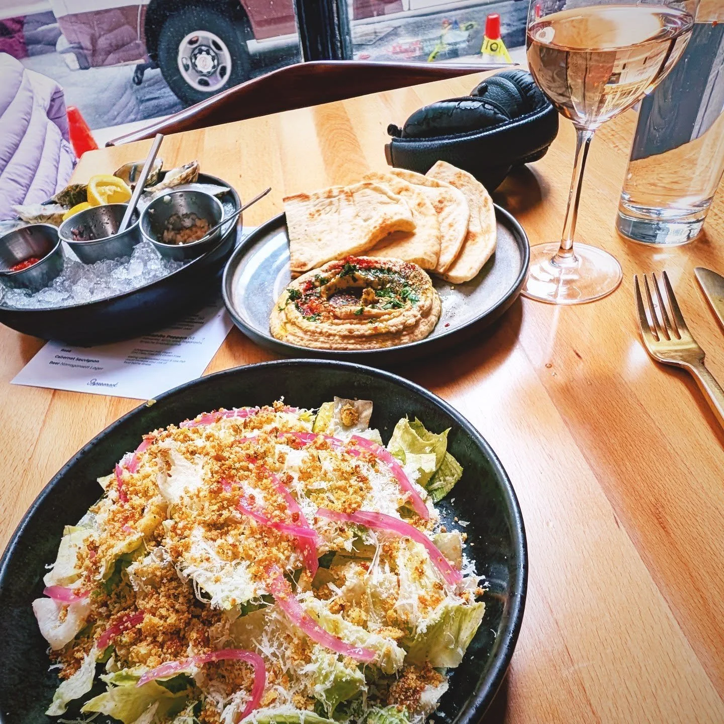 Yesterday was a day filled with meetings and running all over the city! A nice culinary reset involved a Caesar salad, miso hummus, and oysters at my favorite spot.

#styledirector #creativedirector #teampixel