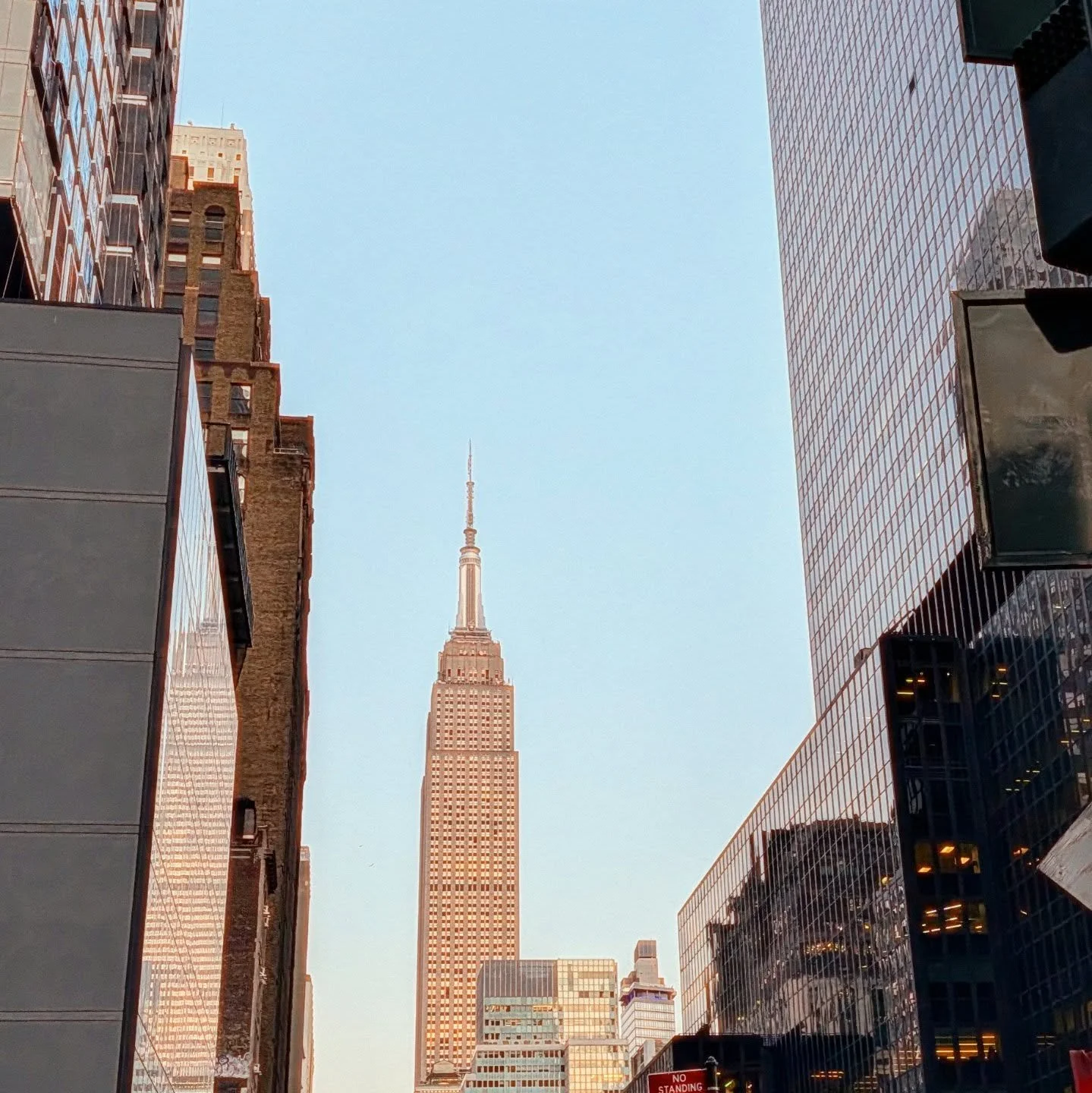 Always nice to see landmarks you see everyday from a different vantage point.

#styledirector #creativedirector #teampixel #goldenhour