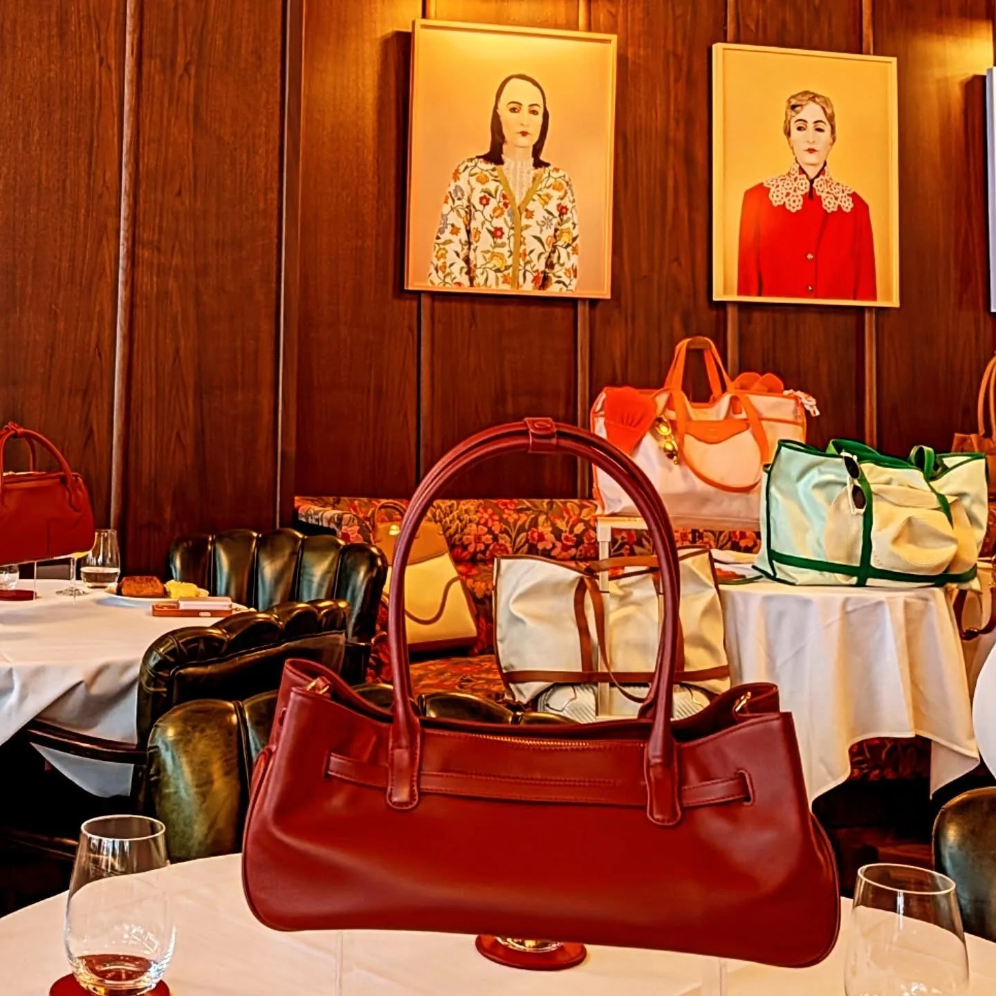 Earlier this week, I attended @oleada_official Spring/Summer preview to check out items that I saw during @accessoriescouncil preview a few weeks back as well as new styles coming out soon! Recently I have been rocking their Marina Foldover Bag which