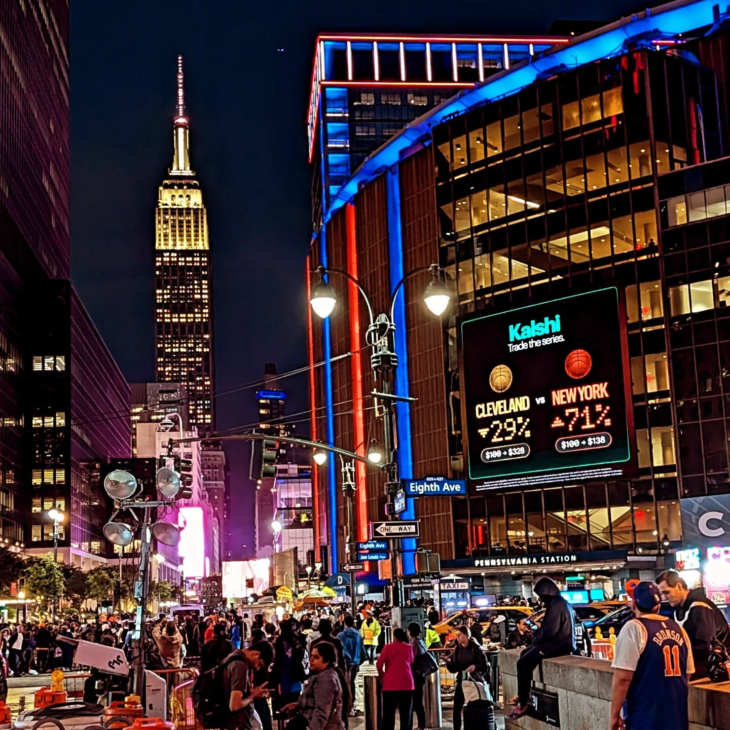SK STUDIO OUT + ABOUT | EASTERN CONFERENCE FINALS - KNICKS