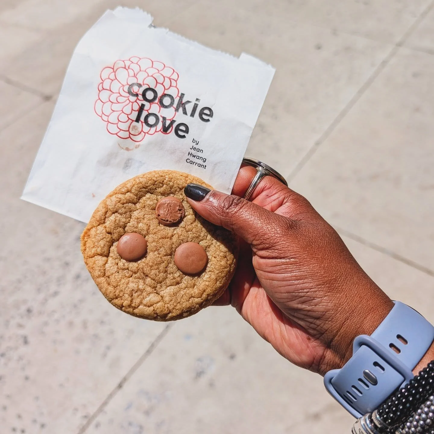 Before heading to BCB Brooklyn yesterday! I made my way to @winsonbakery for their pop up in collaboration with @tribeca Film Festival. The world premier of Cookie, Love which is a super cute short that is part of th festival premiered and the pop up