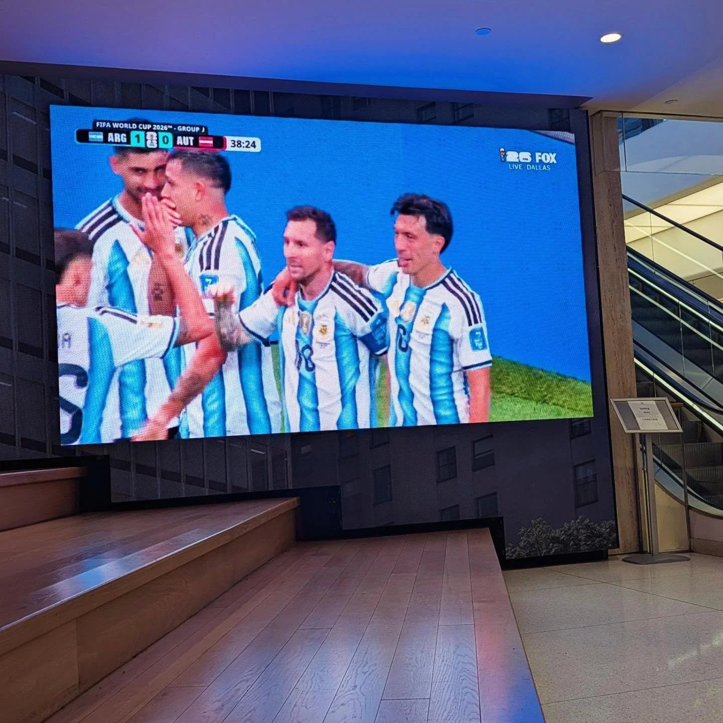 Left @manhatta_nyc and caught a bit of @fifaworldcup #Argentina v #Austria. I love during this time of year where you can see games all over the city as well as commercial properties - such good vibes! @leomessi was in the zone.

#styledirector #crea