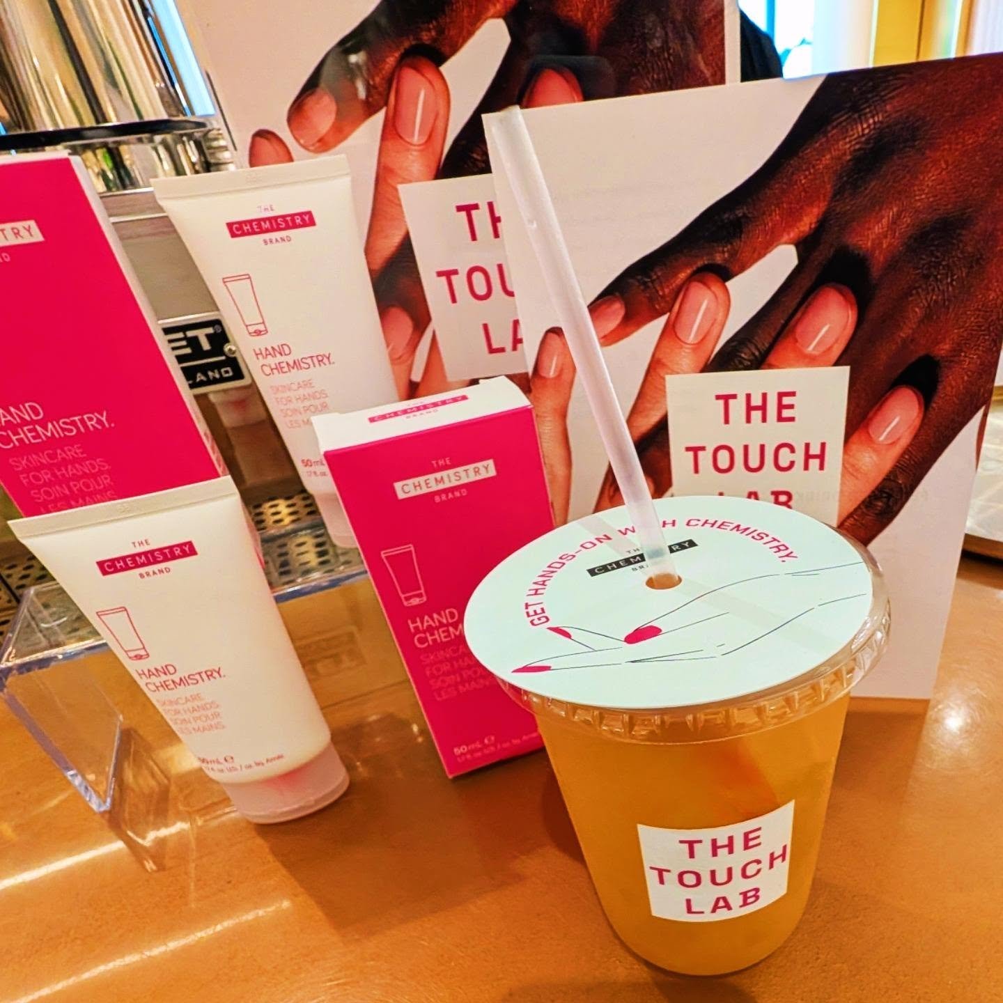 Although today was a very packed schedule of meetings enjoyed popping into @majestyspleasure for hand massages with their latest collab @thechemistrybrand as well as enjoying a refreshing drink that is part of this collab. I always enjoy trying a new