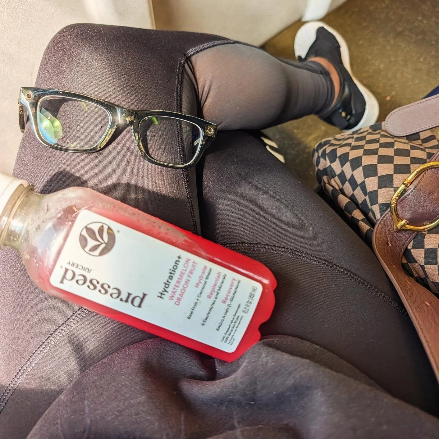 A day of moving and grooving between Athleisure Mag projects, editor previews, styling projects, planning, self-care and more! Staying hydrated and super focused.

#styledirector #creativedirector #teampixel