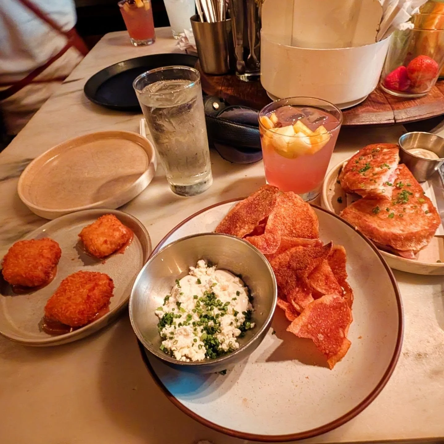 A day filled with meetings and a lot on the calendar! Bounced between Hudson Yards and Flatiron and thankfully no rain today! Finallly grabbed a bite during #happyhour at @boqueria always satisfying, a great vibe and rose sangria on a hot day is perf