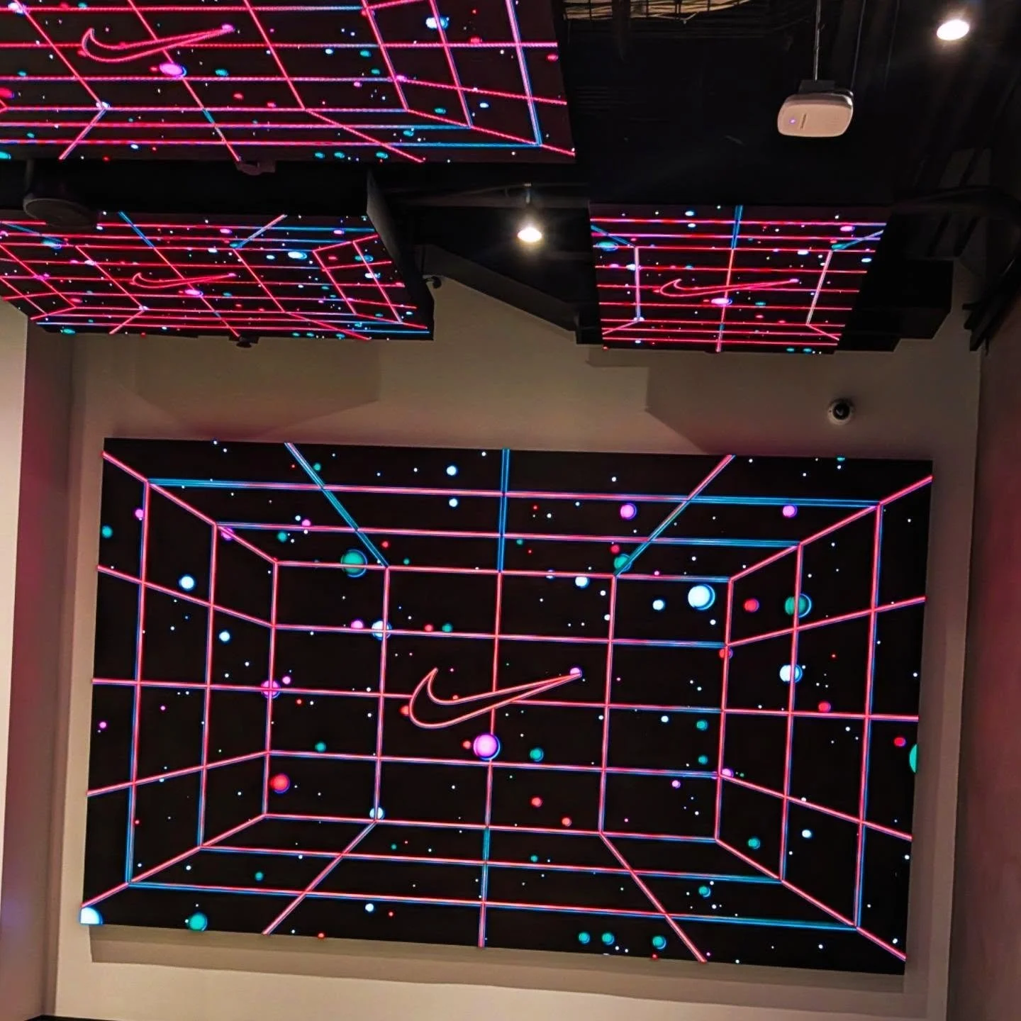 Spent yesterday morning at @nike @nikenyc @niketraining HQ to check out and train in their latest Hybrid RN with the Nike Swoosh Training Club. I enjoyed trying the shoe and meeting Hyrox 2026 World Champ @thehybridraccoon who talked about the sport,