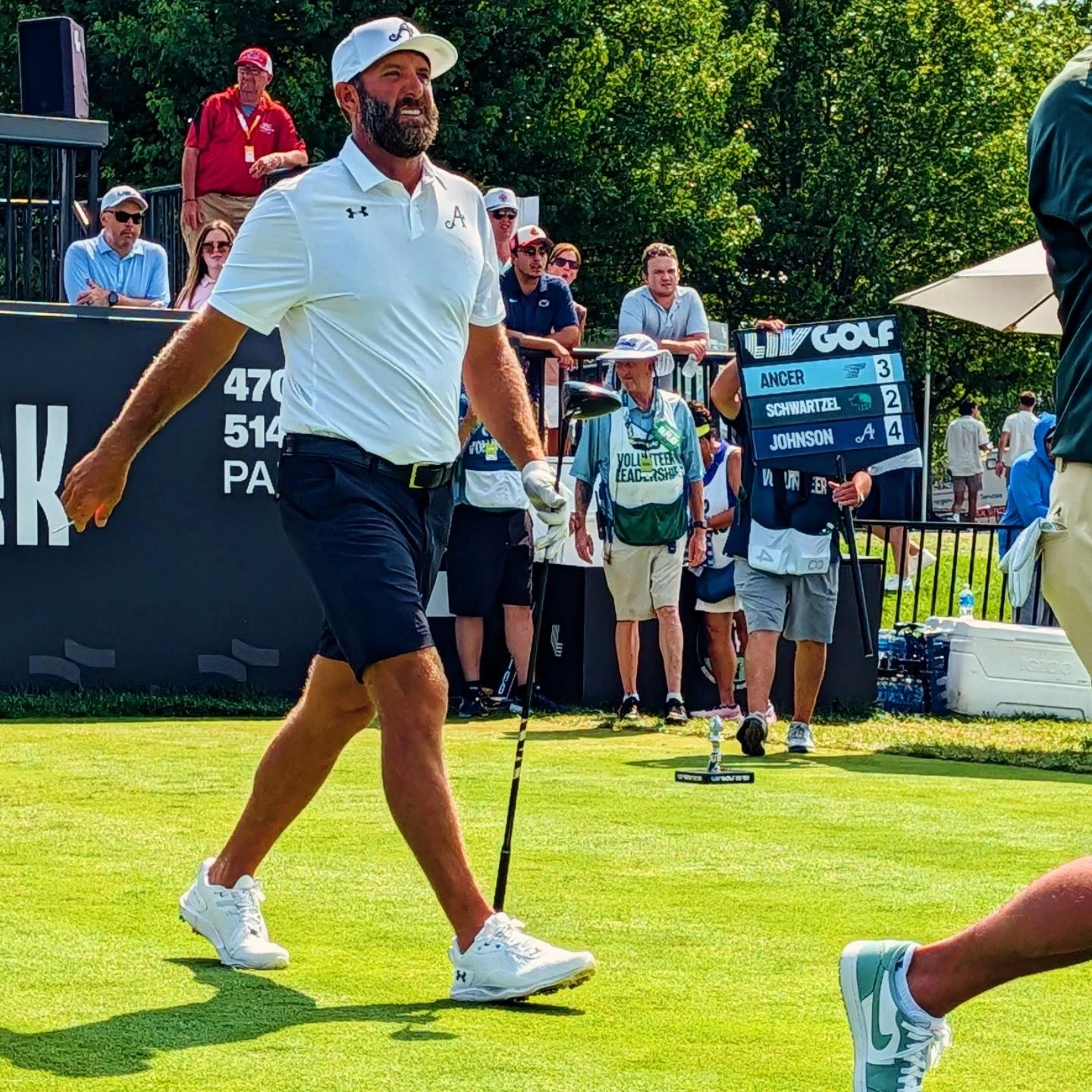 SK STUDIO OUT + ABOUT | LIV GOLF NY