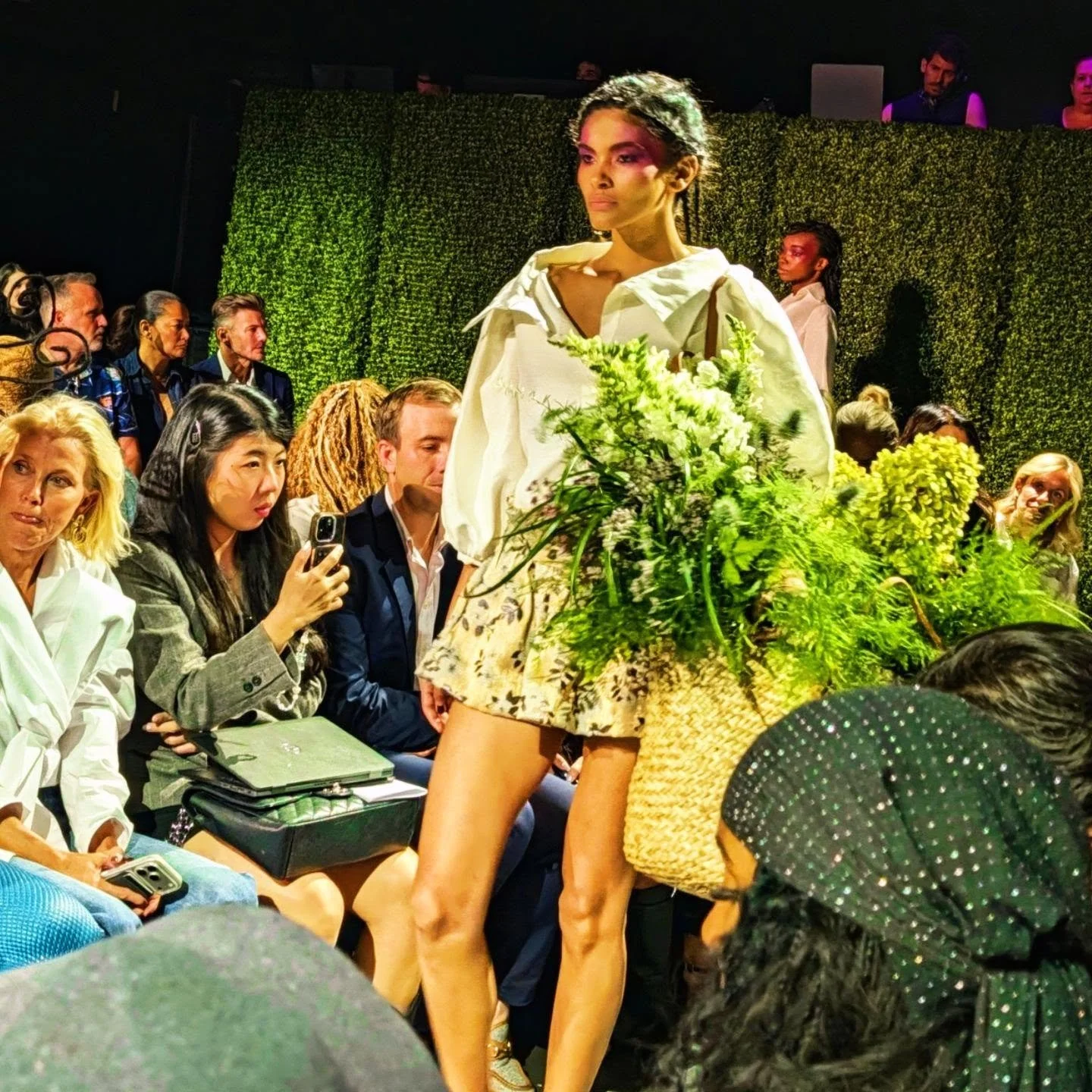 On Tues I saw @frederickanderson_designer #nyfw #ss27 show which was filled with neutral tones, vibrant hues, and stunning florals throughout. In attendance was @missamerica who recently won the crown - @reganhutsell as well as @katherinegageboulud w