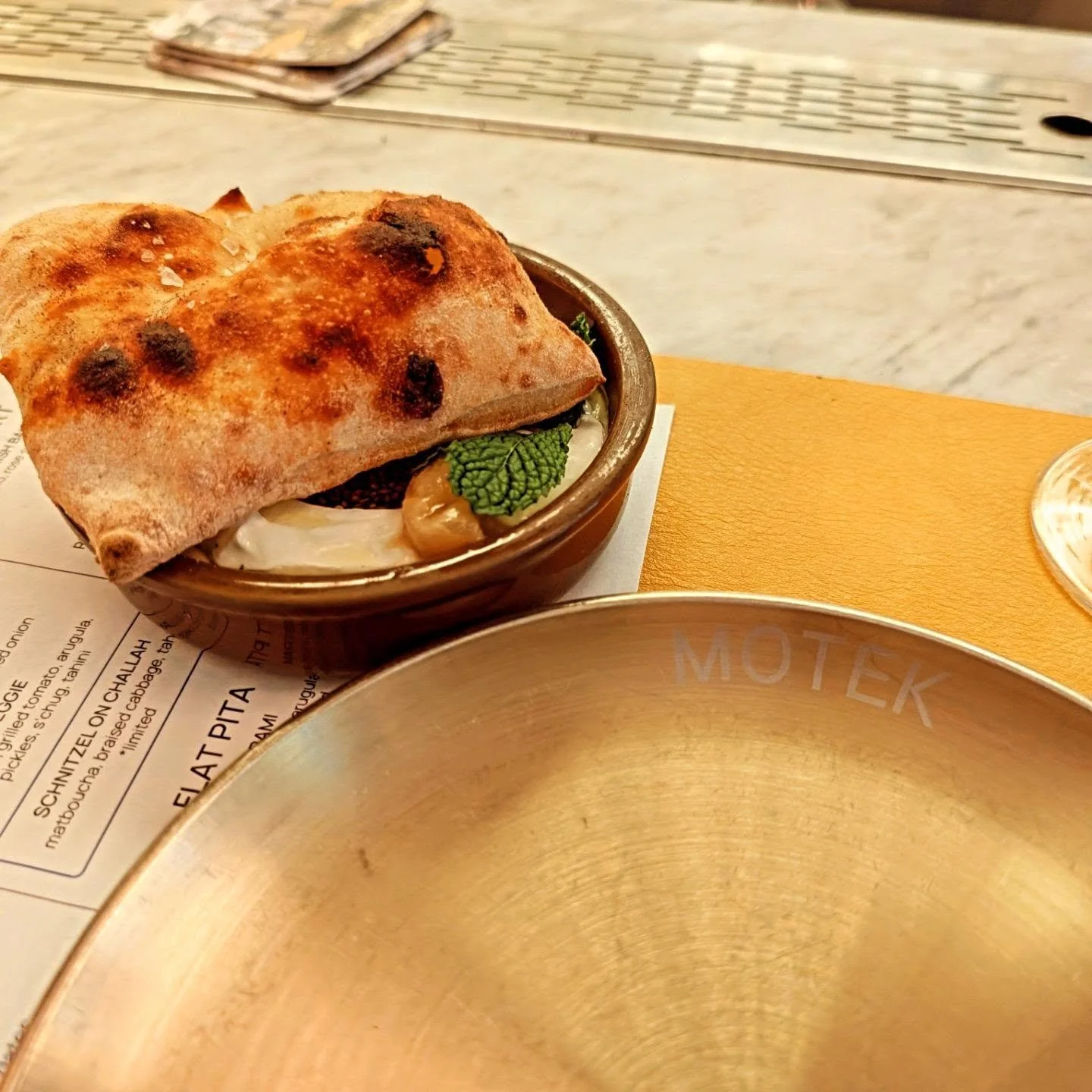 I'm always running around in Flatiron and there is always a line outside of @motekcafe - yesterday I popped in for their Happy Hour! Who can pass up Labneh and phenomenal rose? I'll definitely be back for a great bite.

#styledirector #creativedirect
