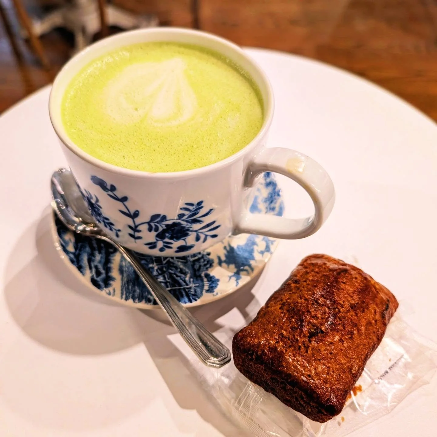 Yesterday the beginning of my day was a mix of meetings with clients, a catch up and getting a much needed Zucchini Bread Fix at @_mamannyc_ by @sansbakery, out and about in #flatiron, a Mani/Pedi at @majestyspleasure and another #pilates session at 