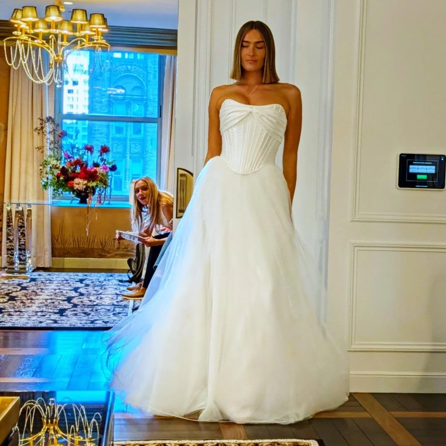 I ended ny #NYBFW with heading to the @waldorfastoria @waldorfnyc to see dresses from @watters in a chic suite

#styledirector #creativedirector #teampixel