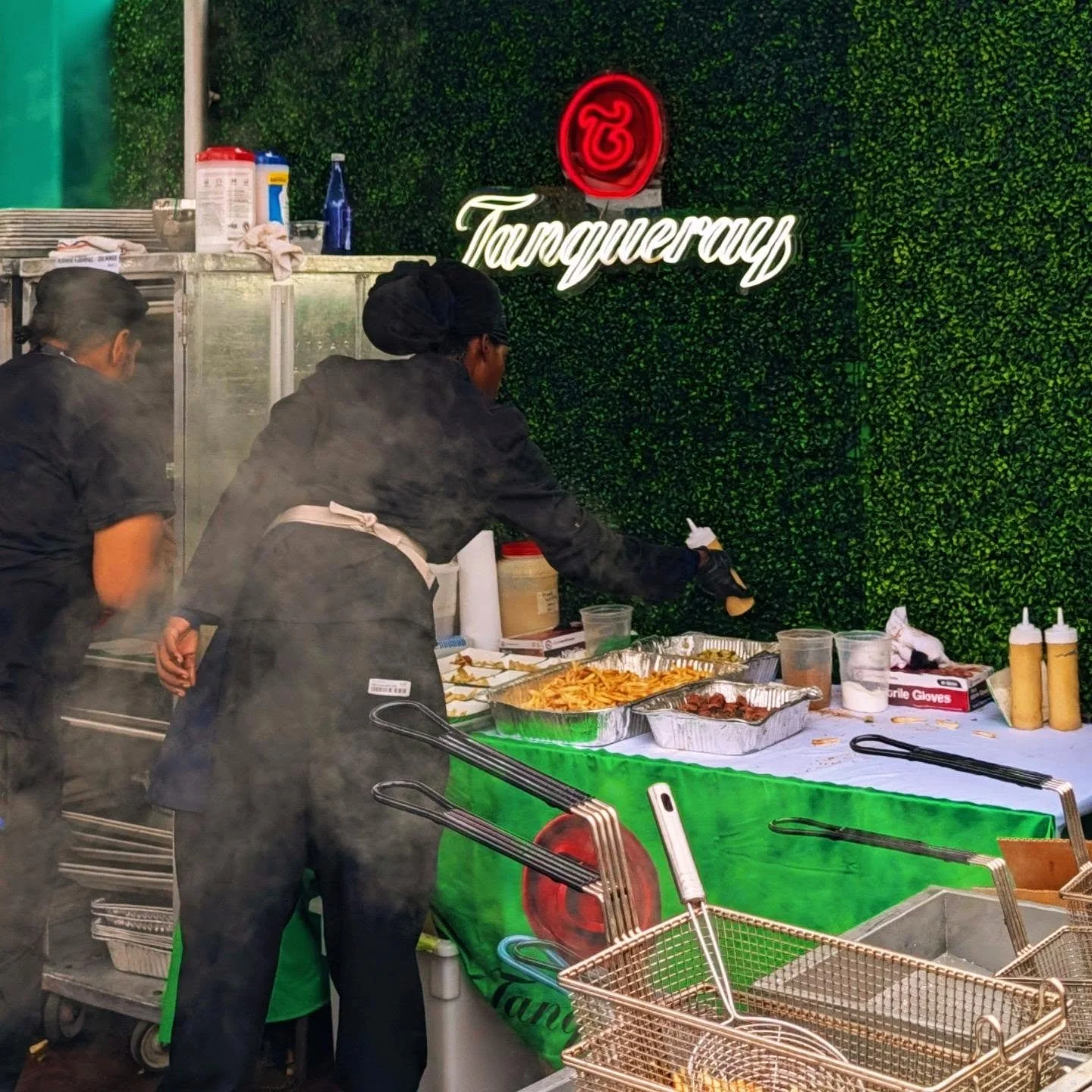 Thanks to our friends at @tanquerayusa @tanqueraygin for having the @athleisuremag team out yesterday at @foodnetwork @nycwff to check out their #Martinis and Fries Diner. We enjoyed their Dry Dirty Martini as well as an NYC Inspired Fries that inclu