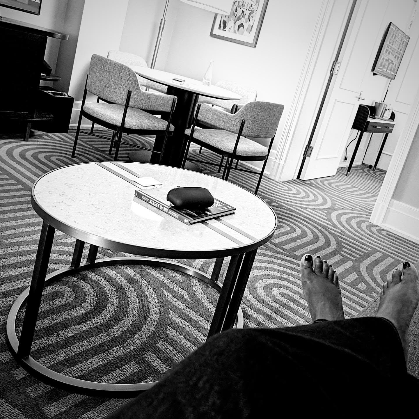 This weekend, we have been enjoying our #staycation at @algonquinnyc where we have been enjoying our suite, attending a number of events, and checking out items from their menu

#styledirector #creativedirector #teampixel