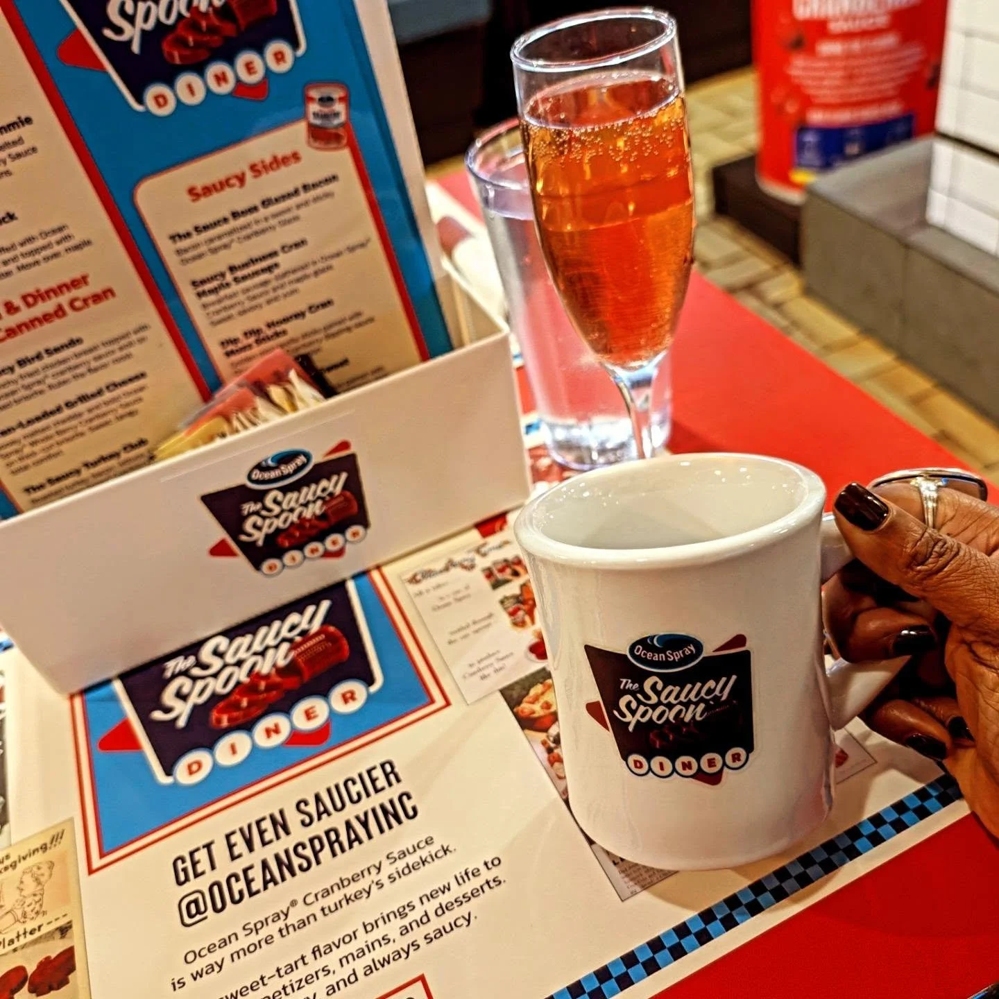 Earlier today, I made my way to a super cute pop up experience at a diner during the Editor Preview in Tribeca at The Saucy Spoon for @oceansprayinc everything on the menu had their signature #cranberry. I enjoyed their BLT Turkey sandwich with cranb