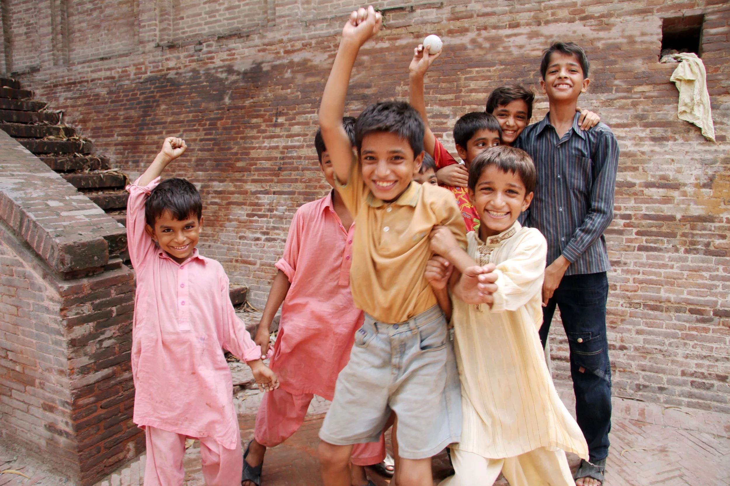 cricket in the streets/ Lahore / 2011