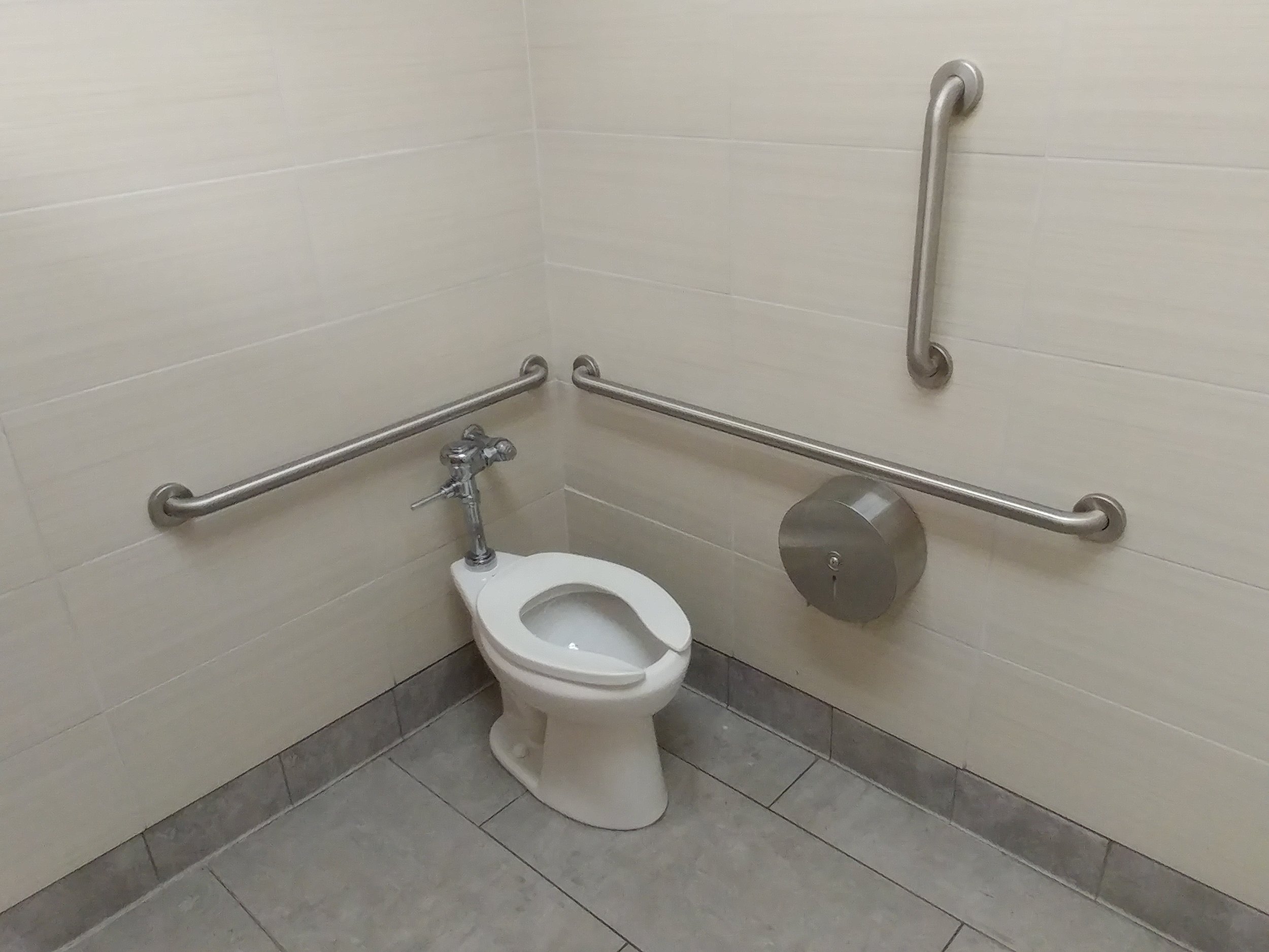 20170822_140216_HDR Bathroom.jpg