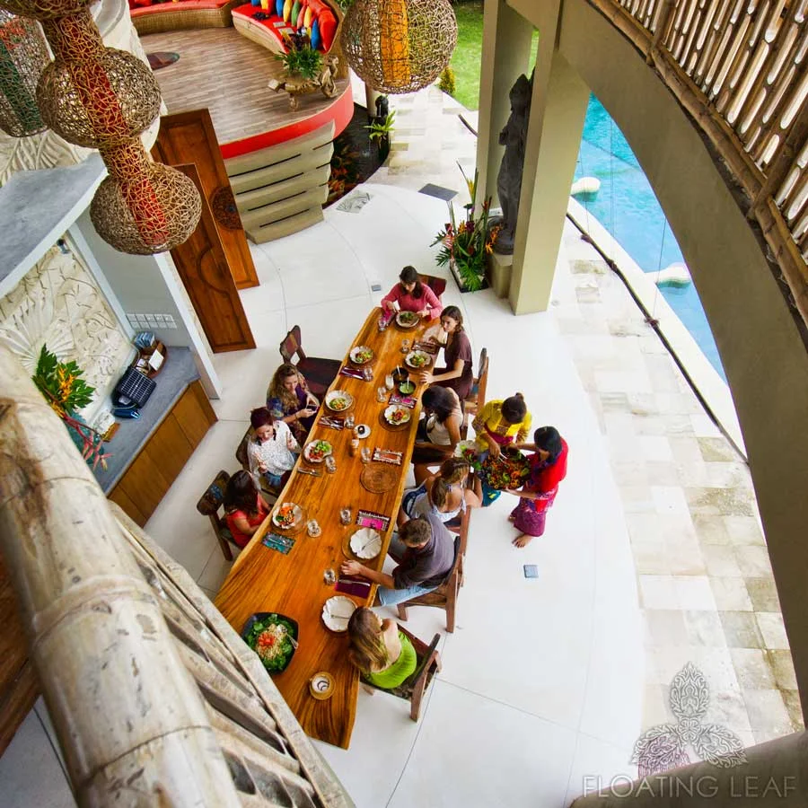 dining-table-organic-food.jpg