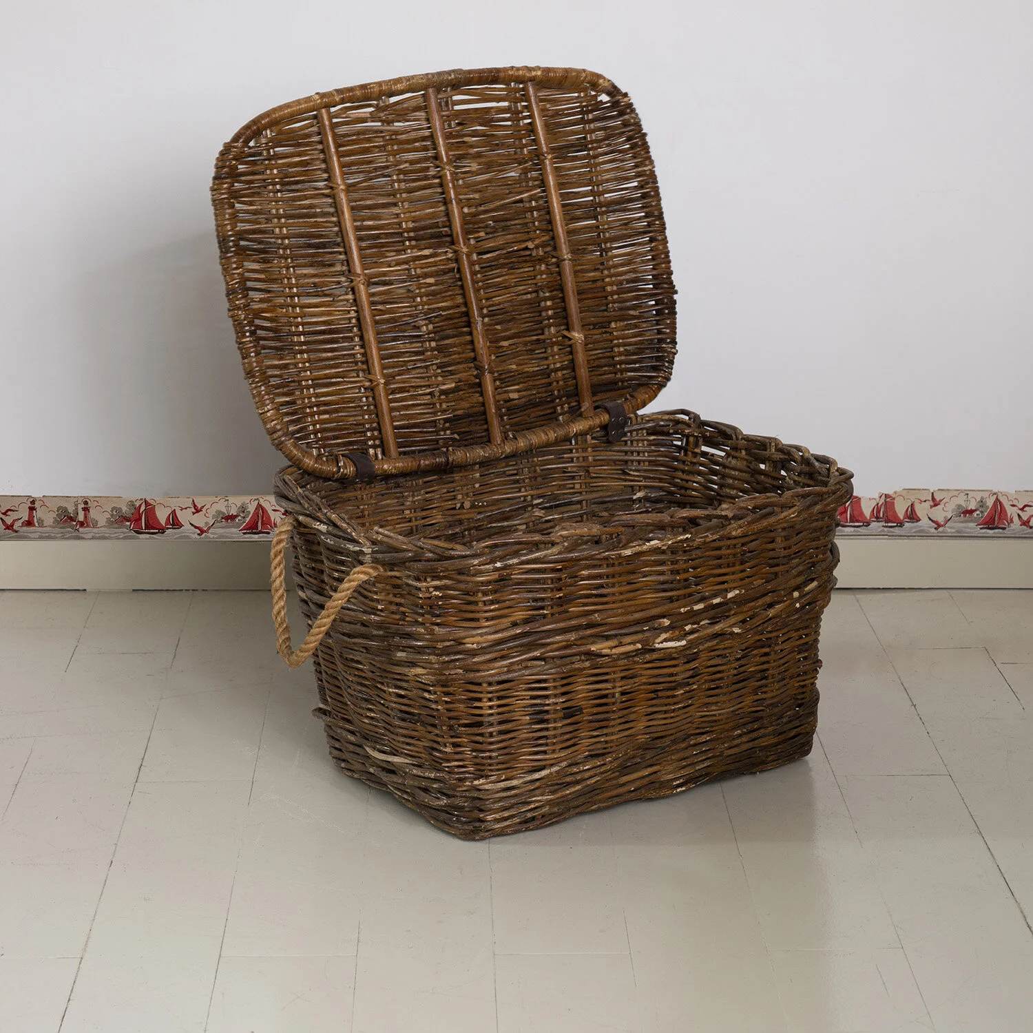 LARGE LIDDED BASKET — SAVED NY