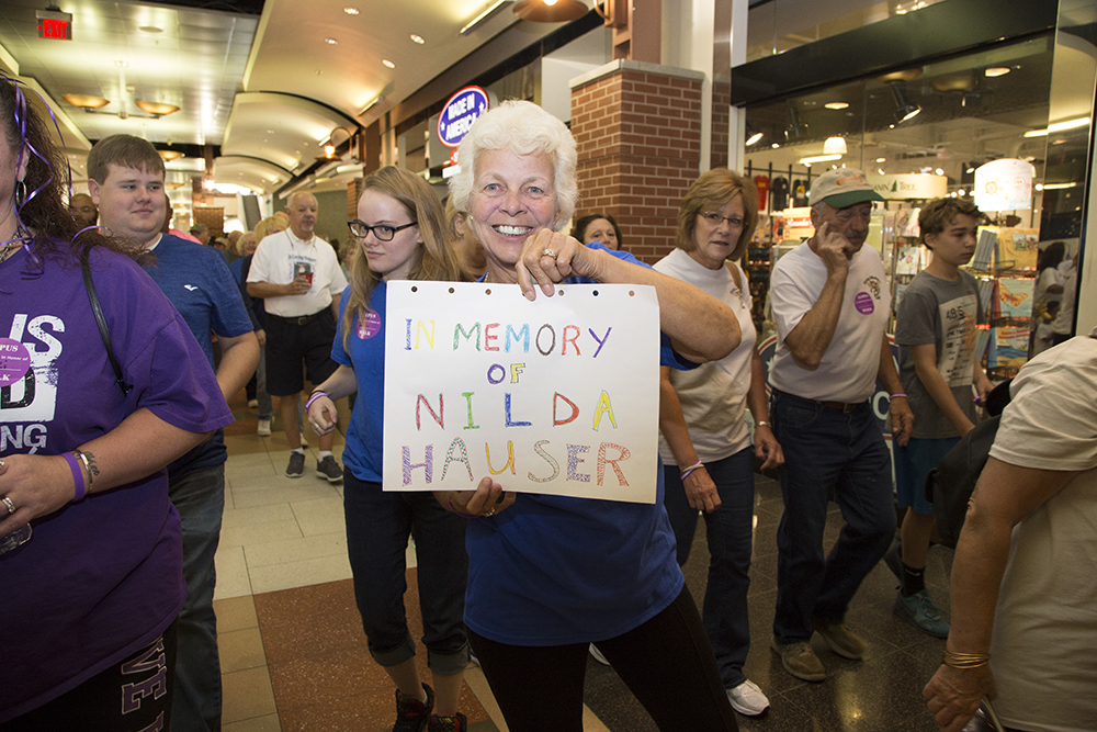 085Wenglowskyj_LAUNY_MallWalk_Web.jpg