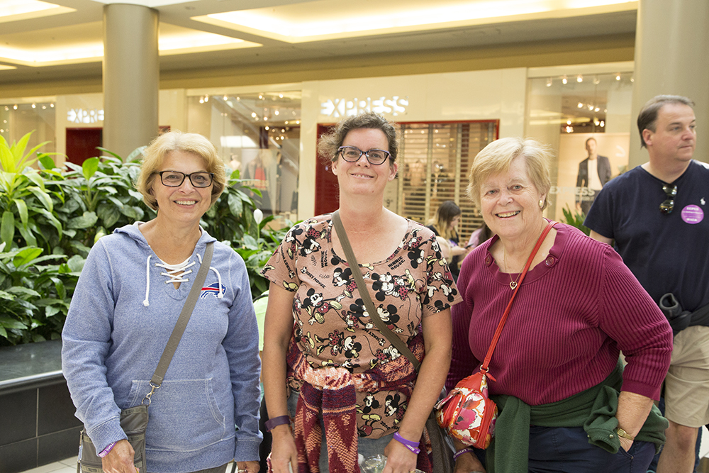 108Wenglowskyj_LAUNY_MallWalk_Web.jpg
