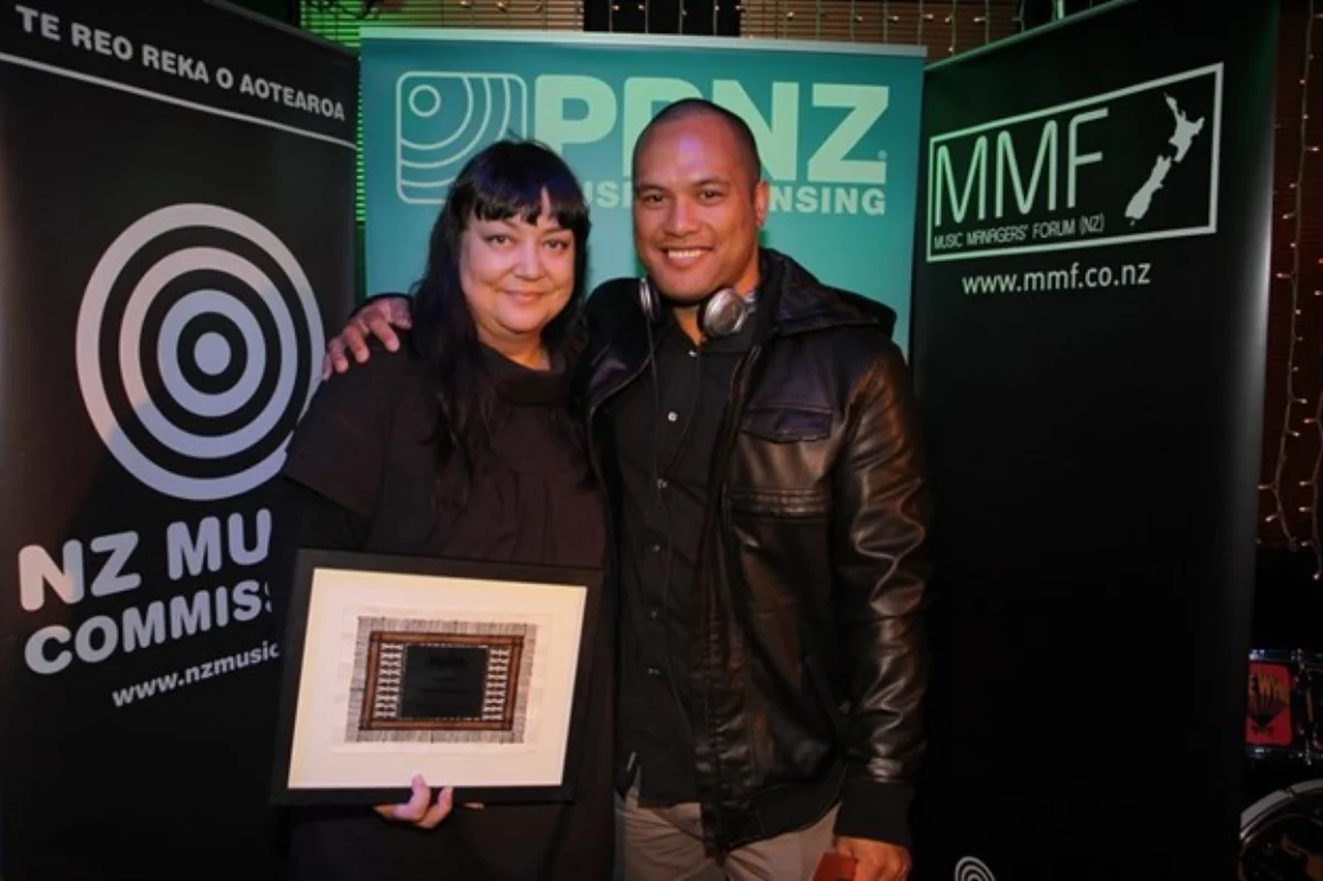 Teresa Patterson (CRS Management) North Island Manager Winner with Francis Kora