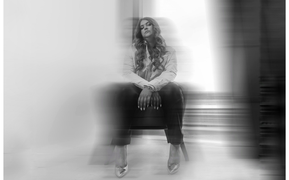 Meghan Meraki releases R&amp;B/Pop single,  "Settle Down"