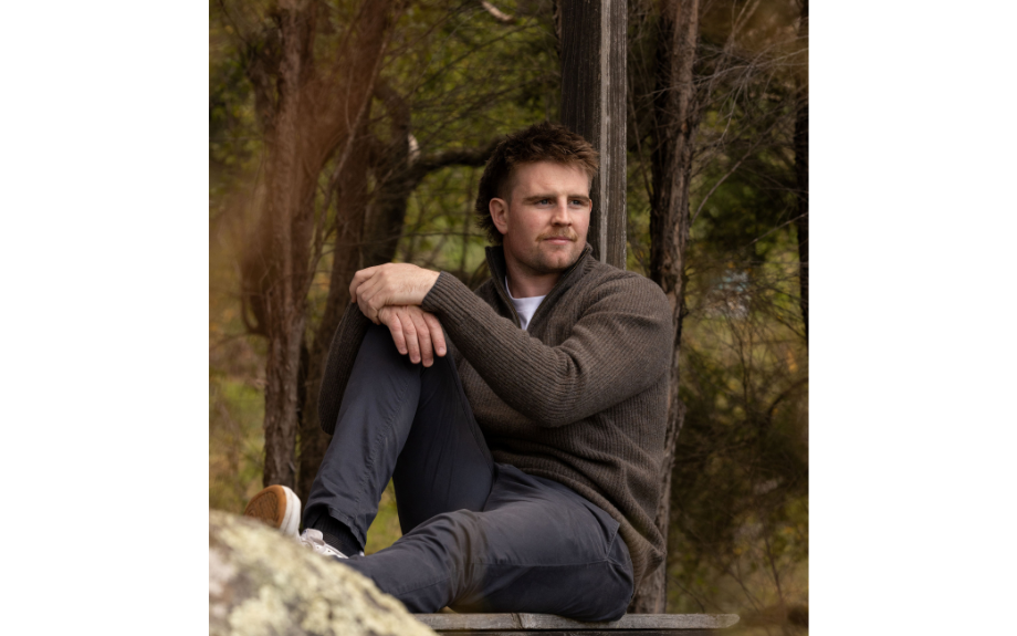 RISING STAR SAM HESELWOOD REVEALS HEAVENLY NEW EP  HOME IS WHERE THE HEART IS