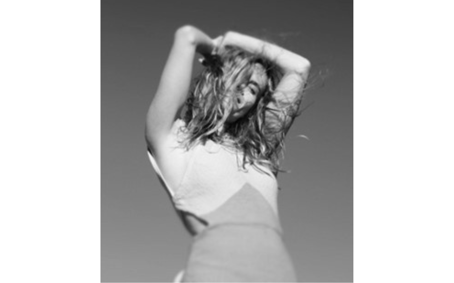 Saski unveils debut glittering new single  ‘Parachute’