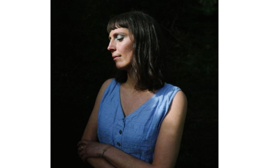 Award-winning folk artist Amiria Grenell shares ethereal new album THE WINTER LIGHT  + new single ‘The Ghost in You’