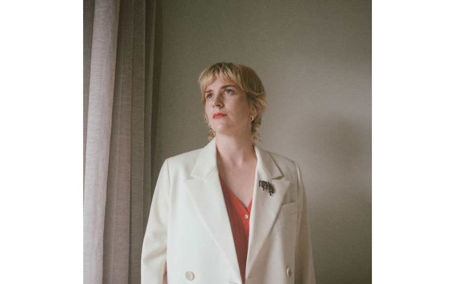 Award-winning Holly Arrowsmith shares mesmerising single 'Neon Bright' - second release from new album