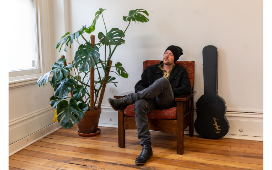 Sam Fowles unleashes electrifying new single ‘Destination Unknown’