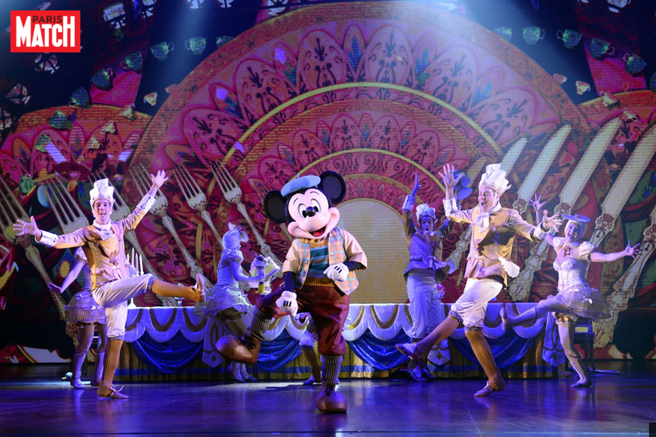 Avec-Mickey-et-Le-Magicien-Disney-emmene-Broadway-dans-son-parc.png