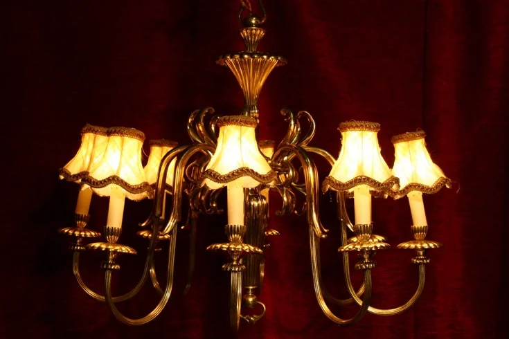Renaissance Antique Dublin Ireland GOOD QUALITY HEAVY BRASS CHANDELIER