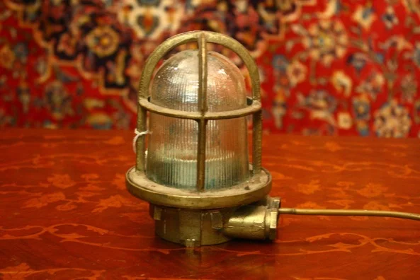 Renaissance Antique Dublin Ireland Solid brass ships lamp