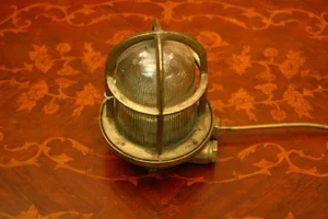 Renaissance Antique Dublin Ireland Solid brass ships lamp