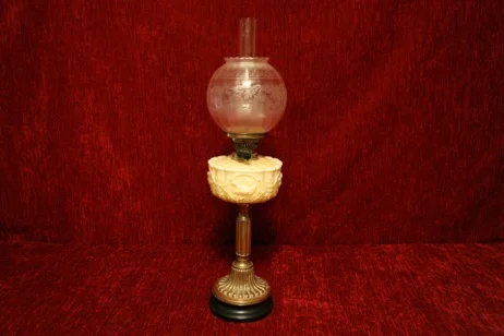 Renaissance Antique Dublin Ireland Old oil lamp