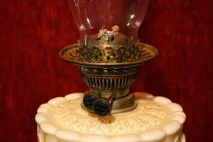 Renaissance Antique Dublin Ireland Old oil lamp