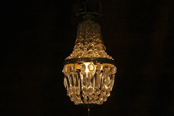 Small old bag or sac a pearl chandelier