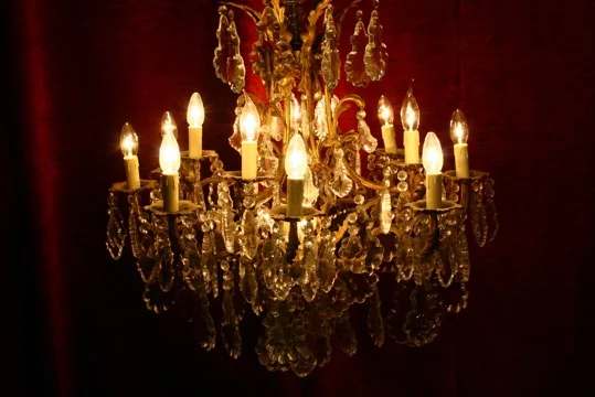 FINE LARGE  CRYSTAL CHANDELIER