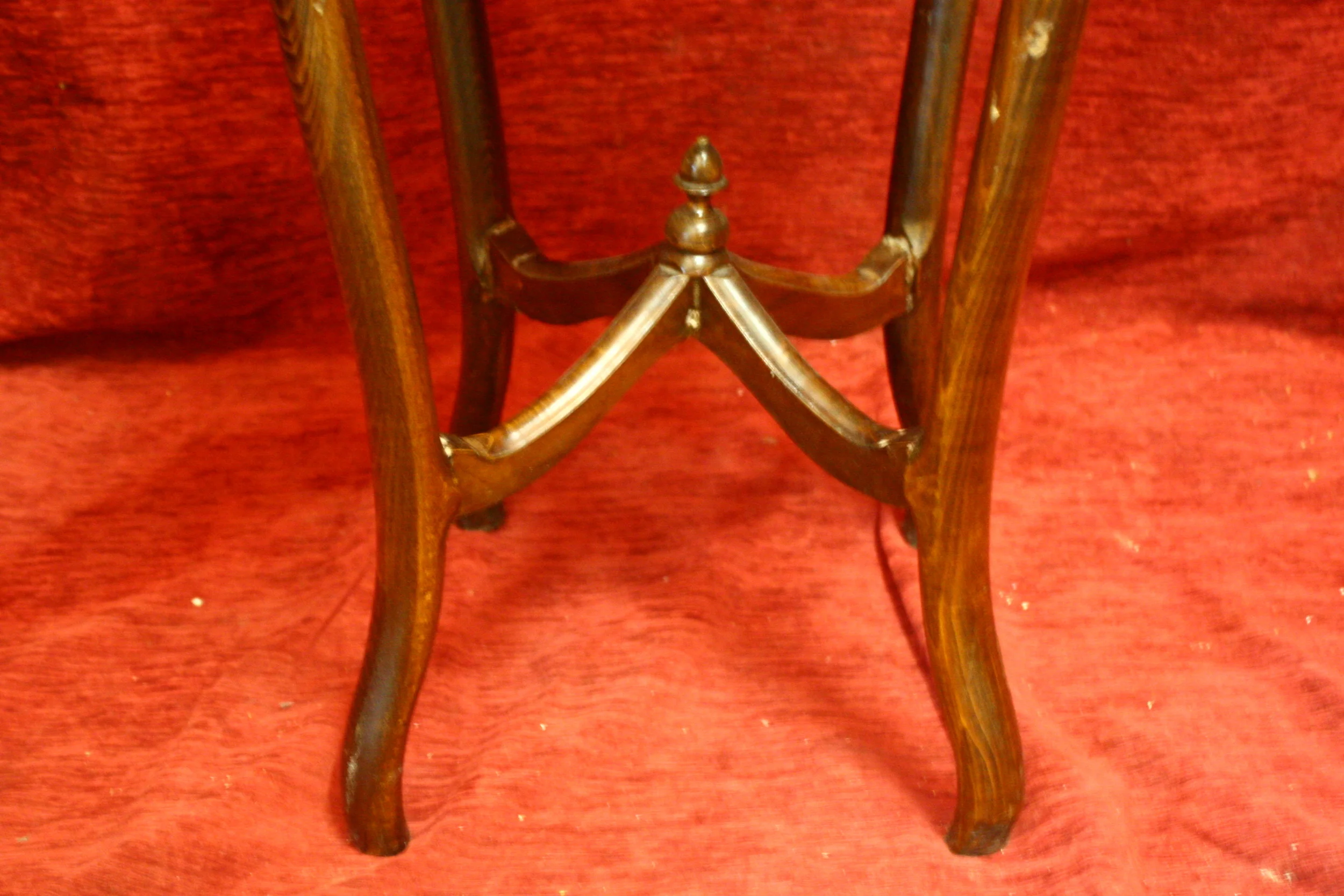 Renaissance Antique Dublin Ireland PLANT OR LAMP TABLE