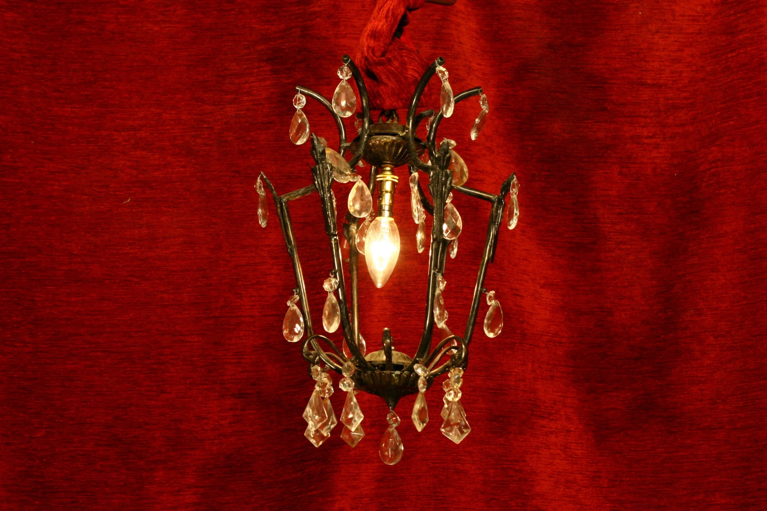 SMALL CHANDELIER @€65