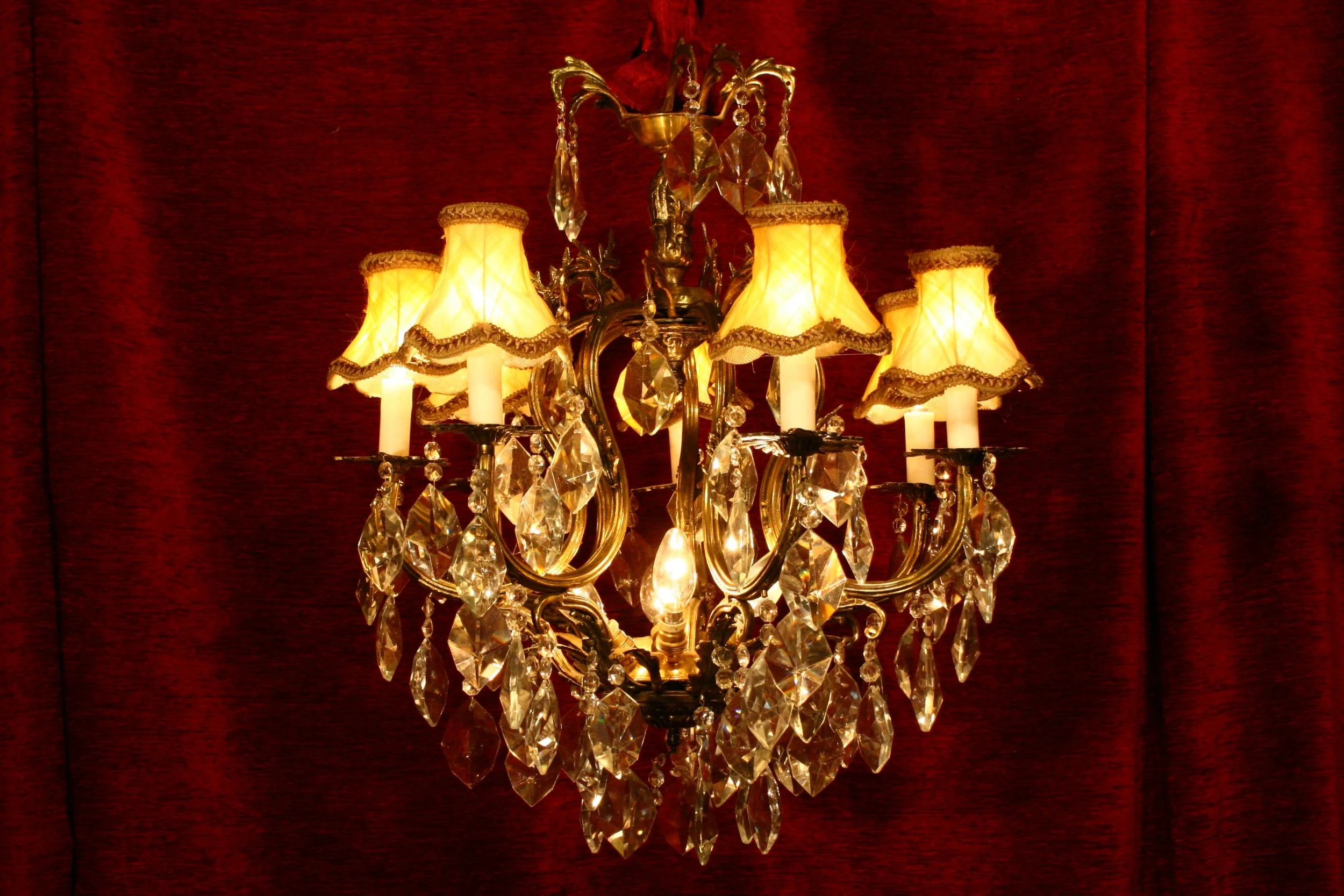 7 ARM BRASS AND GLASS CHANDELIER